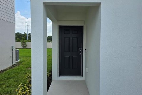 Casa en alquiler en Haines City, Florida, 3 dormitorios, 135.17 m2 № 1900190 - foto 2