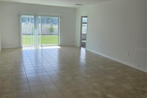 Casa en alquiler en Haines City, Florida, 3 dormitorios, 135.17 m2 № 1900190 - foto 4