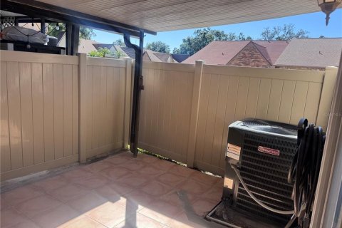 Touwnhouse à vendre à Tampa, Floride: 2 chambres, 115.2 m2 № 2415488 - photo 28