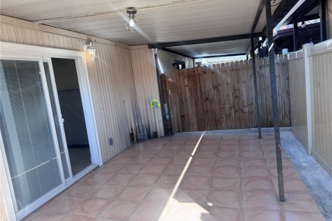Touwnhouse à vendre à Tampa, Floride: 2 chambres, 115.2 m2 № 2415488 - photo 29