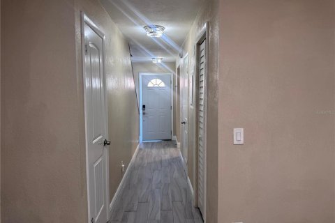 Touwnhouse à vendre à Tampa, Floride: 2 chambres, 115.2 m2 № 2415488 - photo 4