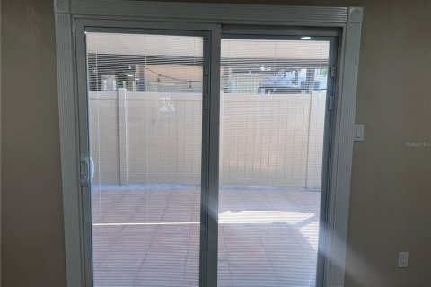 Touwnhouse à vendre à Tampa, Floride: 2 chambres, 115.2 m2 № 2415488 - photo 15