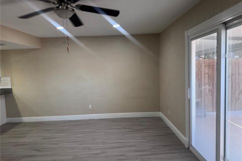 Touwnhouse à vendre à Tampa, Floride: 2 chambres, 115.2 m2 № 2415488 - photo 8