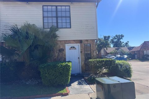 Touwnhouse à vendre à Tampa, Floride: 2 chambres, 115.2 m2 № 2415488 - photo 2