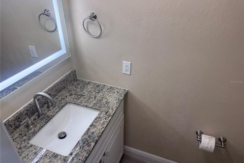 Touwnhouse à vendre à Tampa, Floride: 2 chambres, 115.2 m2 № 2415488 - photo 24
