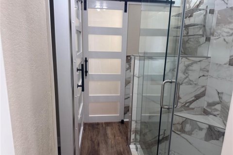 Touwnhouse à vendre à Tampa, Floride: 2 chambres, 115.2 m2 № 2415488 - photo 17