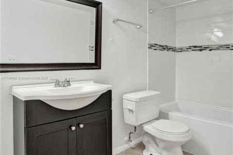 Condo in Davie, Florida, 1 bedroom  № 1890941 - photo 13