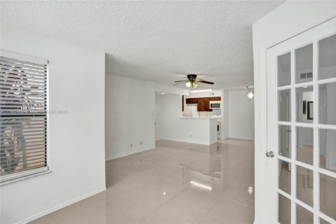 Condo in Davie, Florida, 1 bedroom  № 1890941 - photo 6