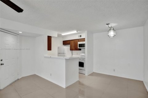 Condo in Davie, Florida, 1 bedroom  № 1890941 - photo 7