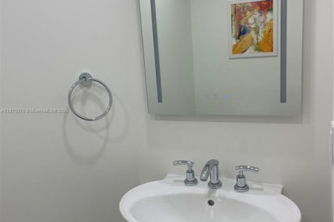 Copropriété à louer à Hallandale Beach, Floride: 1 chambre, 92.44 m2 № 1929852 - photo 5