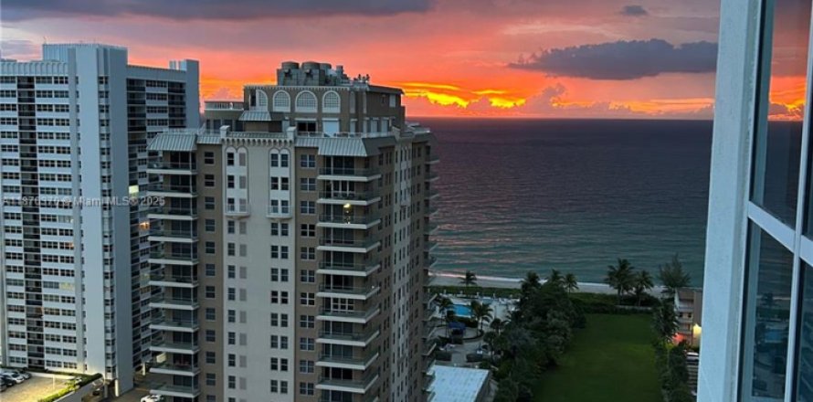 Condo à Hallandale Beach, Floride, 1 chambre  № 1929852