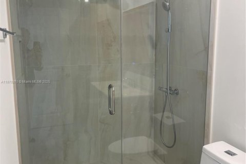 Copropriété à louer à Hallandale Beach, Floride: 1 chambre, 92.44 m2 № 1929852 - photo 9