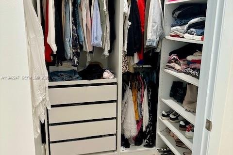 Copropriété à louer à Miami, Floride: 2 chambres, 100.24 m2 № 1999797 - photo 11