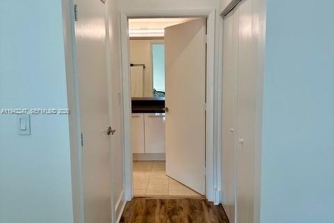 Copropriété à louer à Miami, Floride: 2 chambres, 100.24 m2 № 1999797 - photo 9