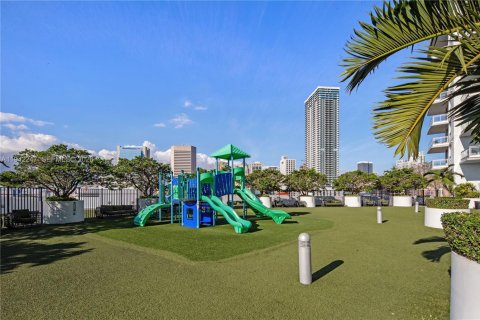 Copropriété à louer à Miami, Floride: 2 chambres, 100.24 m2 № 1999797 - photo 27