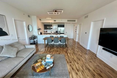 Copropriété à louer à Miami, Floride: 2 chambres, 100.24 m2 № 1999797 - photo 3