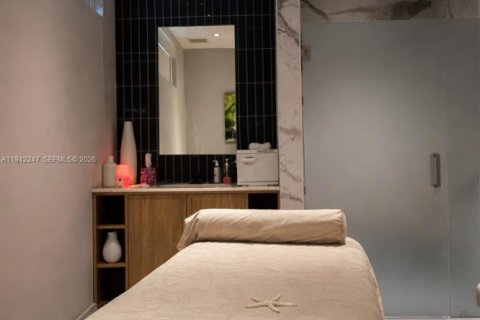 Copropriété à louer à Miami, Floride: 2 chambres, 100.24 m2 № 1999797 - photo 29