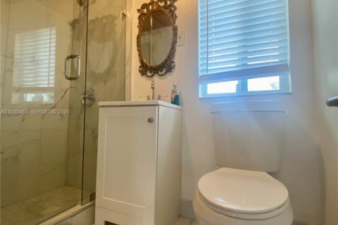 Casa en alquiler en Hollywood, Florida, 1 dormitorio, 124.02 m2 № 1993794 - foto 2