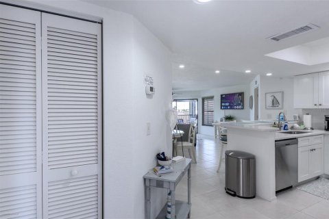 Copropriété à louer à Punta Gorda, Floride: 2 chambres, 108.51 m2 № 1801929 - photo 6