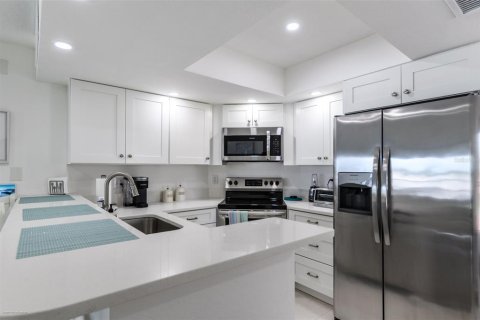 Copropriété à louer à Punta Gorda, Floride: 2 chambres, 108.51 m2 № 1801929 - photo 9