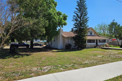 Villa ou maison à vendre à Orlando, Floride: 4 chambres, 222.22 m2 № 1593361 - photo 1
