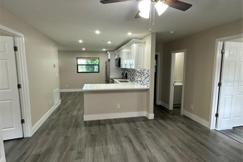 House in Avon Park, Florida 2 bedrooms, 115.2 sq.m. № 1909261 - photo 13