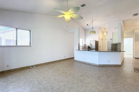 Condominio en venta en Boynton Beach, Florida, 2 dormitorios, 92.53 m2 № 1982547 - foto 21
