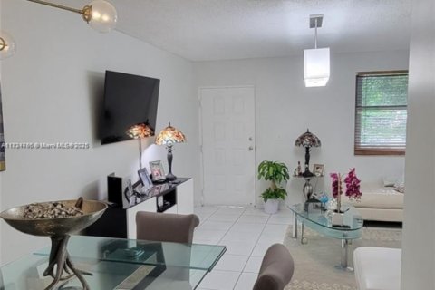 Condominio en venta en Miami, Florida, 2 dormitorios, 75.25 m2 № 2040878 - foto 6