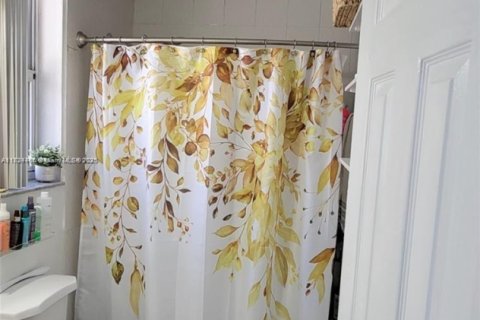 Condominio en venta en Miami, Florida, 2 dormitorios, 75.25 m2 № 2040878 - foto 15