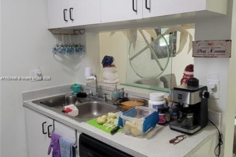 Condominio en venta en Miami, Florida, 2 dormitorios, 75.25 m2 № 2040878 - foto 8