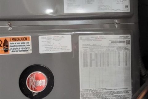 Condominio en venta en Miami, Florida, 2 dormitorios, 75.25 m2 № 2040878 - foto 11