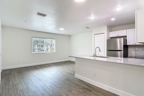Apartment in Tarpon Springs, Florida 3 bedrooms, 104.98 sq.m. № 2218281