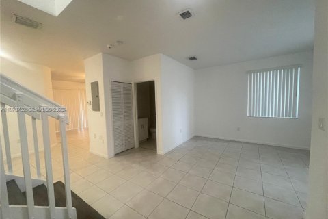 Touwnhouse à vendre à Homestead, Floride: 3 chambres, 132.2 m2 № 2079329 - photo 2