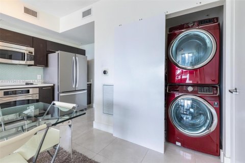 Condominio en venta en Miami, Florida, 2 dormitorios, 103.49 m2 № 1983336 - foto 17
