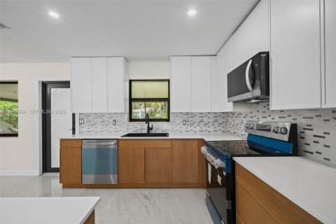 Villa ou maison à vendre à Fort Lauderdale, Floride: 2 chambres, 123.56 m2 № 2401501 - photo 10