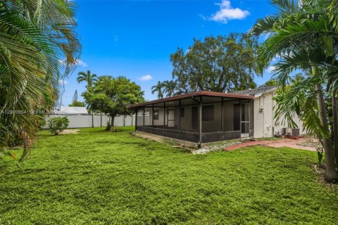 Villa ou maison à vendre à Fort Lauderdale, Floride: 2 chambres, 123.56 m2 № 2401501 - photo 25