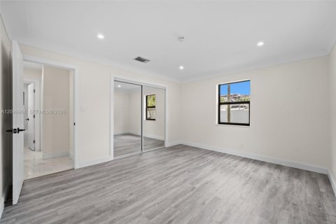 Villa ou maison à vendre à Fort Lauderdale, Floride: 2 chambres, 123.56 m2 № 2401501 - photo 18
