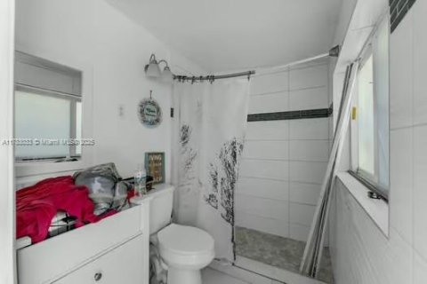 House in Homestead, Florida 3 bedrooms, 710.7 sq.m. № 1741239 - photo 15