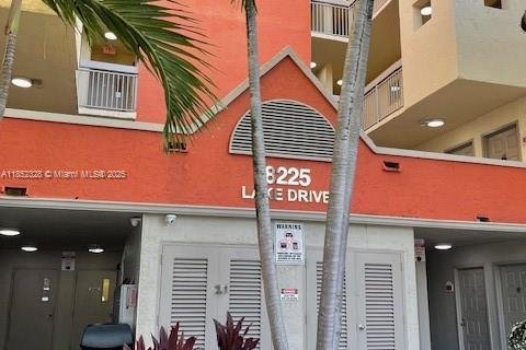 Condo in Doral, Florida, 1 bedroom  № 1877664 - photo 1