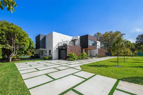 Купить виллу или дом в Пайнкрест, Флорида 8 спален, 805.74м2, № 2040439 - фото 5