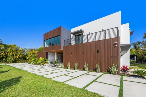 Купить виллу или дом в Пайнкрест, Флорида 8 спален, 805.74м2, № 2040439 - фото 2