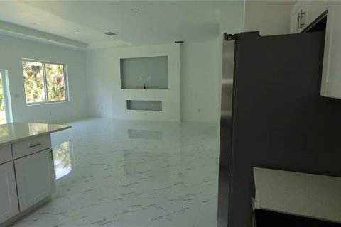 Casa en venta en Punta Gorda, Florida, 3 dormitorios, 153.94 m2 № 2097576 - foto 9