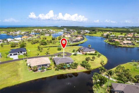 House in Punta Gorda, Florida 3 bedrooms, 185.34 sq.m. № 1781198 - photo 5