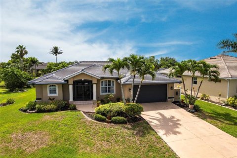House in Punta Gorda, Florida 3 bedrooms, 185.34 sq.m. № 1781198 - photo 4