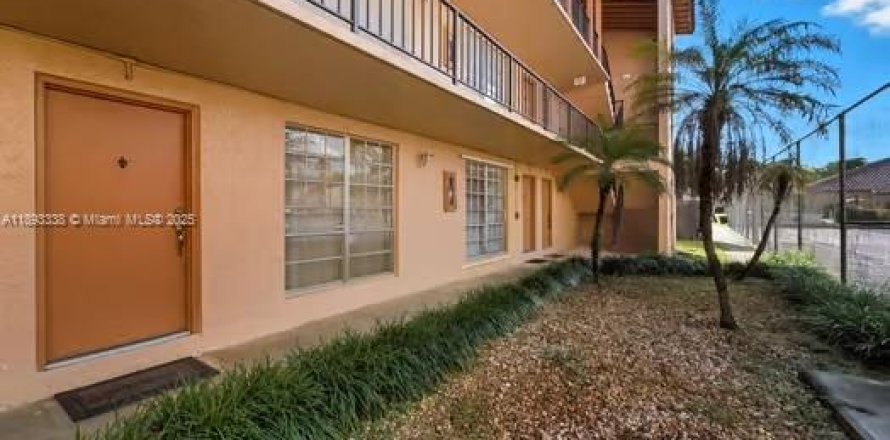 Condo à Miami Lakes, Floride, 1 chambre № 1945676