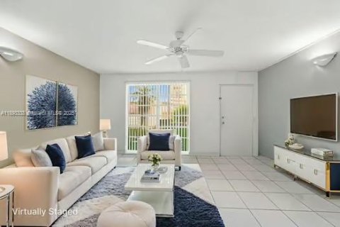 Copropriété à louer à Miami Lakes, Floride: 1 chambre, 50.54 m2 № 1945676 - photo 7