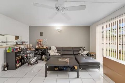 Copropriété à louer à Miami Lakes, Floride: 1 chambre, 50.54 m2 № 1945676 - photo 8