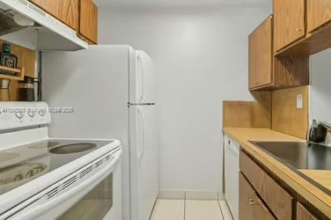 Copropriété à louer à Miami Lakes, Floride: 1 chambre, 50.54 m2 № 1945676 - photo 11