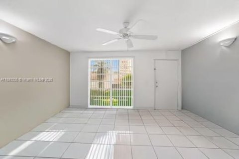 Copropriété à louer à Miami Lakes, Floride: 1 chambre, 50.54 m2 № 1945676 - photo 6