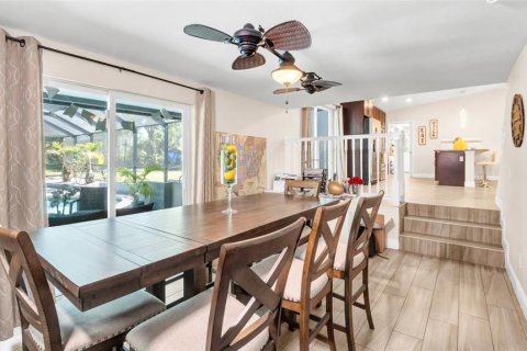 House in Brandon, Florida 4 bedrooms, 161.19 sq.m. № 1598581 - photo 16
